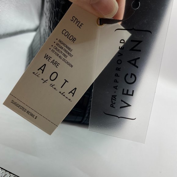 NWT AOTA Black Vegan Crocodile Handbag/Crossbody Purse - Picture 11 of 13